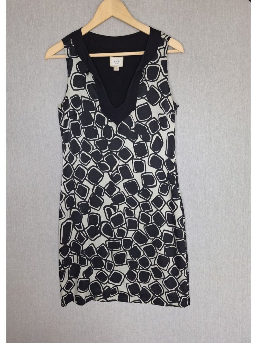 💙 ECI New York Silk Black White Geometric Print Sleeveless Size 8 Shift Dress C
